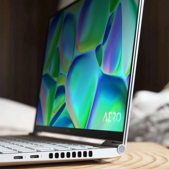 Ноутбук Gigabyte Aero 14 Core i7 13700H 16Gb SSD1Tb NVIDIA GeForce RTX4050 6Gb 14" OLED QHD+ (2880x1800) без ОС silver WiFi BT Cam (BMF-72KZBB4SD) Ноутбук Gigabyte Aero 14 Core i7 13700H 16Gb SSD1Tb NVIDIA GeForce RTX4050 6Gb 14" OLED QHD+ (2880x1800) без ОС silver WiFi BT Cam (BMF-72KZBB4SD)