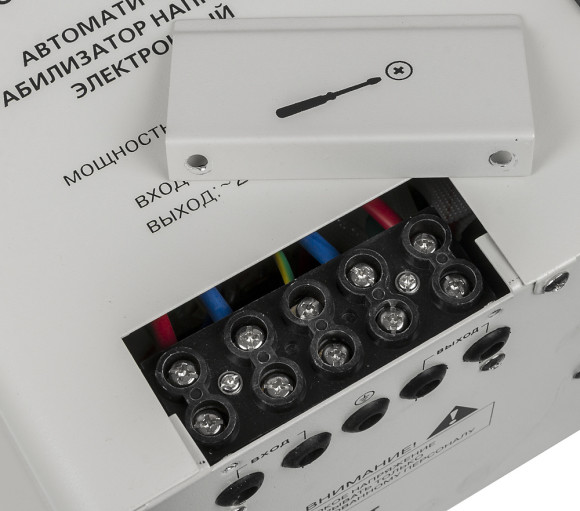 Стабилизатор напряжения Ресанта АСН-8000Н/1-Ц 8кВА однофазный белый (63/6/17)