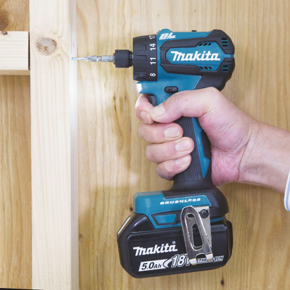 Дрель-шуруповерт Makita DDF083Z аккум. патрон:шестигр.1/4" Дрель-шуруповерт Makita DDF083Z аккум. патрон:шестигр.1/4"