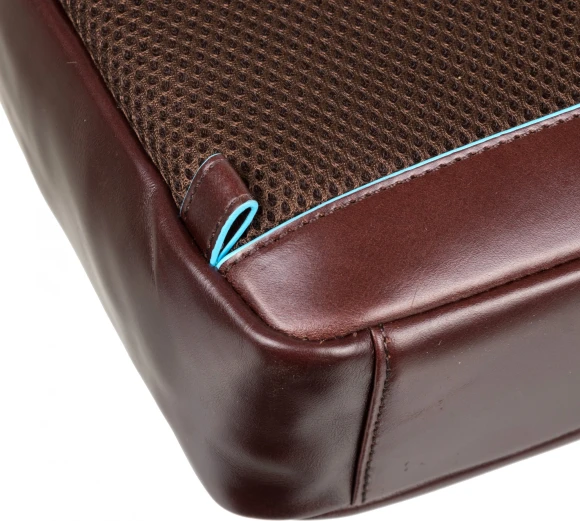 Рюкзак слинг мужской Piquadro Blue Square CA4827B2/MO коричневый кожа Рюкзак слинг мужской Piquadro Blue Square CA4827B2/MO коричневый кожа