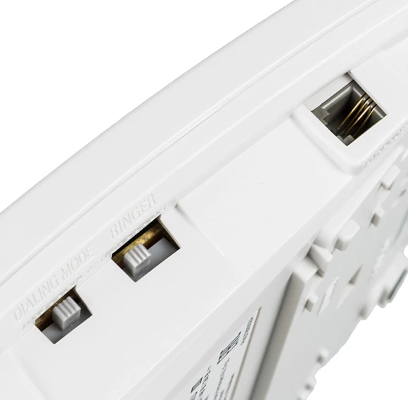 Телефон проводной Panasonic KX-TS2350RUW белый Телефон проводной Panasonic KX-TS2350RUW белый