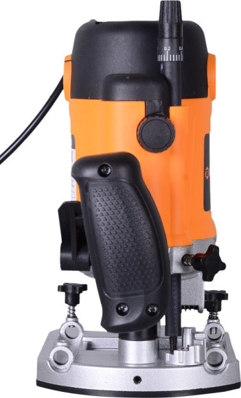 Фрезер Вихрь ФМ-1900 1900Вт 23000об/мин макс.ход:50мм Фрезер Вихрь ФМ-1900 1900Вт 23000об/мин макс.ход:50мм