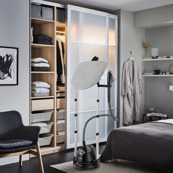 Отпариватель напольный Kitfort КТ-9112 1580Вт черный/серебристый Отпариватель напольный Kitfort КТ-9112 1580Вт черный/серебристый