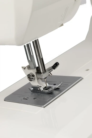 Швейная машина Janome 5500 белый