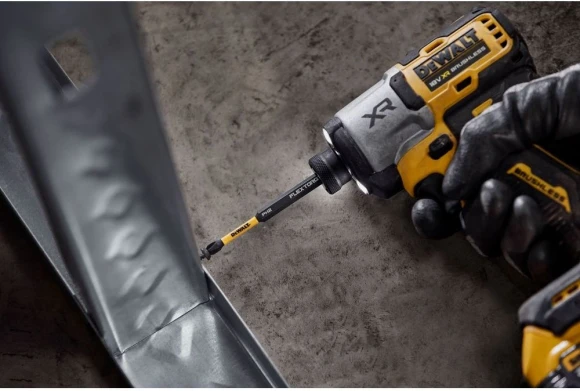 Набор оснастки DeWalt DT70730T-QZ универсал. (25пред.) для шуруповертов/дрелей Набор оснастки DeWalt DT70730T-QZ универсал. (25пред.) для шуруповертов/дрелей
