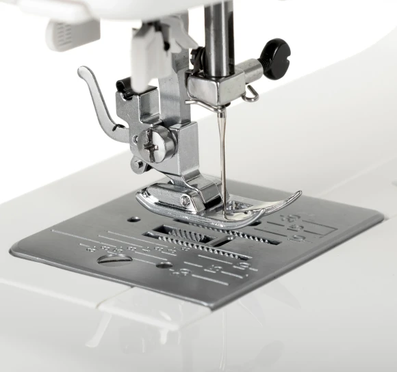 Швейная машина Janome Excellent Stitch 23 белый Швейная машина Janome Excellent Stitch 23 белый