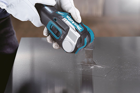 Многофункциональный инструмент Makita DTM52RTJX1 синий/черный Многофункциональный инструмент Makita DTM52RTJX1 синий/черный