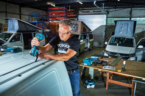 Многофункциональный инструмент Makita DTM52RTJX1 синий/черный Многофункциональный инструмент Makita DTM52RTJX1 синий/черный