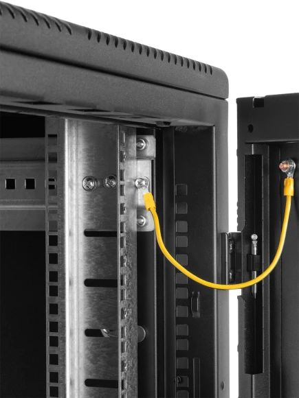 Шкаф серверный ЦМО (ШТК-М-24.6.10-44АА-9005) напольный 24U 600x1000мм пер.дв.перфор. задн.дв.перфор. 2 бок.пан. 700кг черный 855мм 74.1кг 180град. 1245мм IP20 металл