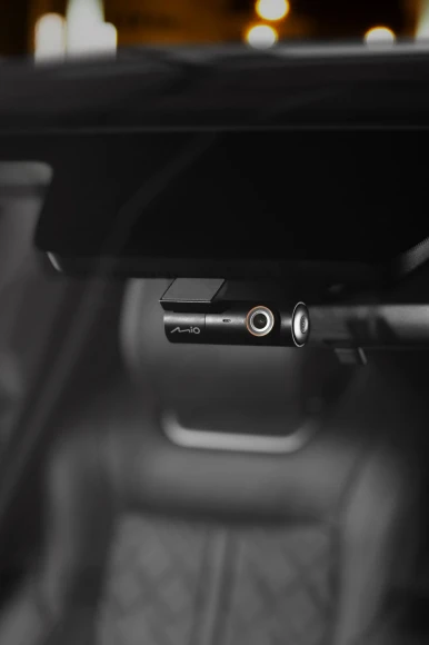 Видеорегистратор Mio MiVue J35 черный 4Mpix 2560x1440 1440p 150гр. GPS SSC3337DE