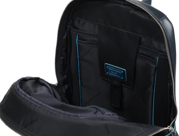 Рюкзак Piquadro Blue Square CA3214B2/BLU2 синий кожа Рюкзак Piquadro Blue Square CA3214B2/BLU2 синий кожа