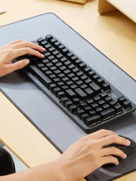 Клавиатура Logitech K868 механическая черный USB беспроводная BT/Radio (920-013912) Клавиатура Logitech K868 механическая черный USB беспроводная BT/Radio (920-013912)