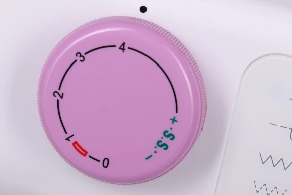 Швейная машина Comfort 28 белый