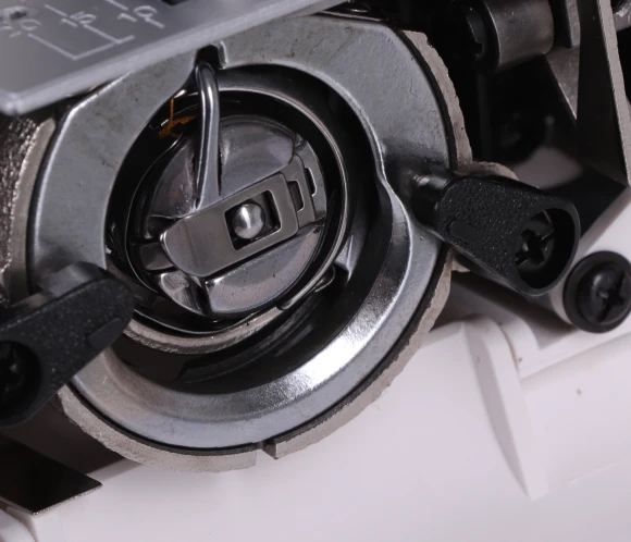 Швейная машина Comfort 28 белый