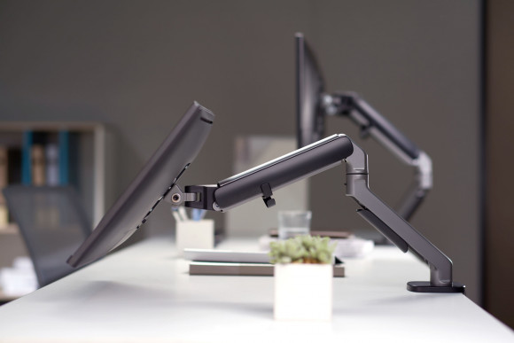 Кронштейн для мониторов Ultramounts UM734BL серый/черный 17"-27" макс.7кг крепление к столешнице поворот и наклон