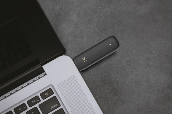 Модем 3G/4G ZTE F30Pro USB Wi-Fi VPN Firewall +Router внешний черный Модем 3G/4G ZTE F30Pro USB Wi-Fi VPN Firewall +Router внешний черный