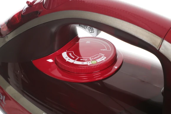 Утюг Tefal FV6820E0 2800Вт вишневый/серебристый