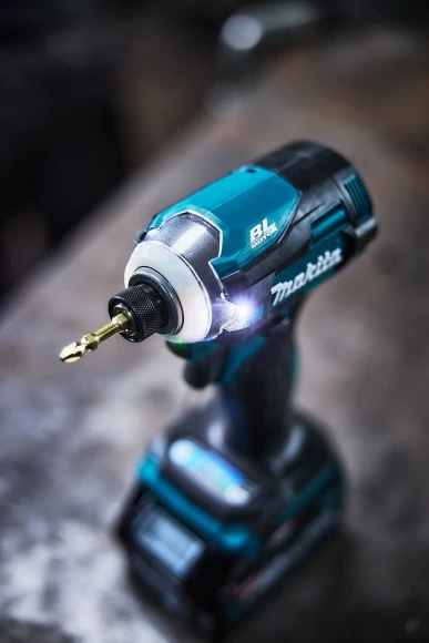 Шуруповерт Makita TD001GZ аккум. патрон:шестигр.1/4" Шуруповерт Makita TD001GZ аккум. патрон:шестигр.1/4"