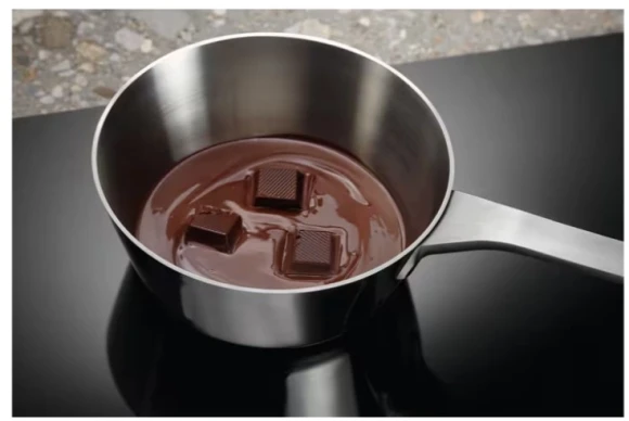 Индукционная варочная поверхность Electrolux EIV85453 черный Индукционная варочная поверхность Electrolux EIV85453 черный