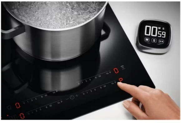 Индукционная варочная поверхность Electrolux EIV85453 черный Индукционная варочная поверхность Electrolux EIV85453 черный