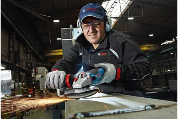 Углошлифовальная машина Bosch GWS 19-125 CIE 1900Вт 11500об/мин рез.шпин.:M14 d=125мм (060179P002) Углошлифовальная машина Bosch GWS 19-125 CIE 1900Вт 11500об/мин рез.шпин.:M14 d=125мм (060179P002)