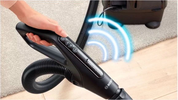 Пылесос Bosch BGS41POW1 700Вт черный/красный Пылесос Bosch BGS41POW1 700Вт черный/красный