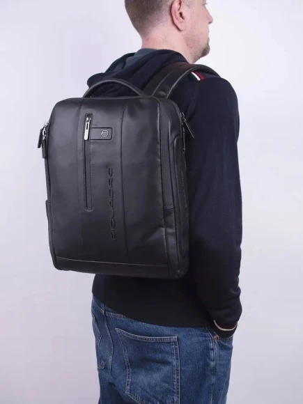 Рюкзак мужской Piquadro Urban CA4818UB00/N черный кожа Рюкзак мужской Piquadro Urban CA4818UB00/N черный кожа
