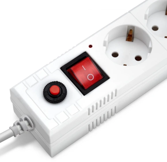 Сетевой фильтр Buro BU-SP1.8_USB_2A-W 1.8м (6 розеток) белый (коробка) Сетевой фильтр Buro BU-SP1.8_USB_2A-W 1.8м (6 розеток) белый (коробка)