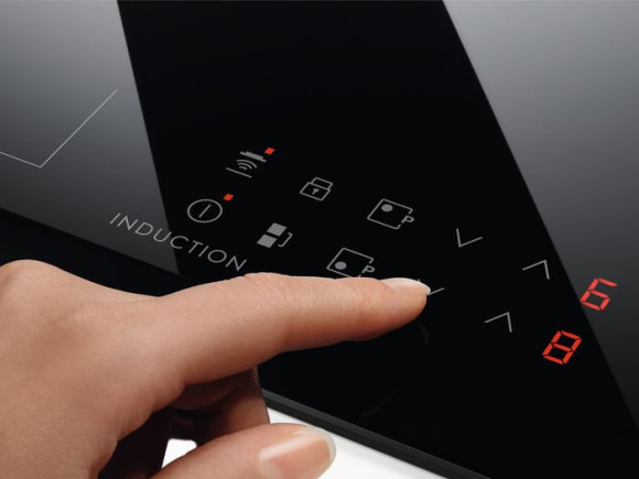 Индукционная варочная поверхность Electrolux LIT30231C черный Индукционная варочная поверхность Electrolux LIT30231C черный