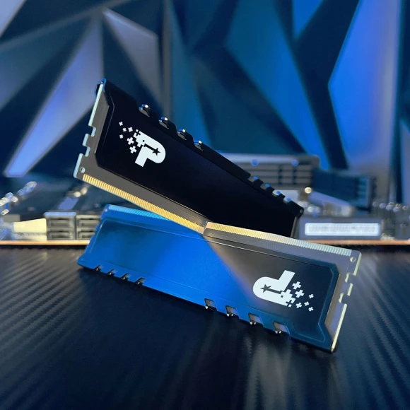 Память DDR5 8GB 5200MHz Patriot PSP58G520081H1 Signature Premium RTL PC5-41600 CL42 DIMM 288-pin 1.1В single rank с радиатором Ret Память DDR5 8GB 5200MHz Patriot PSP58G520081H1 Signature Premium RTL PC5-41600 CL42 DIMM 288-pin 1.1В single rank с радиатором Ret