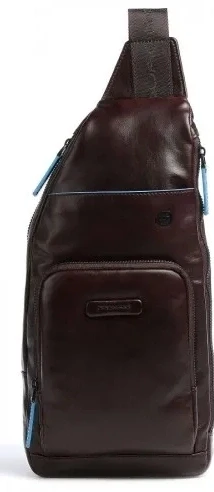 Рюкзак слинг Piquadro Blue Square Revamp CA5577B2V/MO красное дерево кожа Рюкзак слинг Piquadro Blue Square Revamp CA5577B2V/MO красное дерево кожа