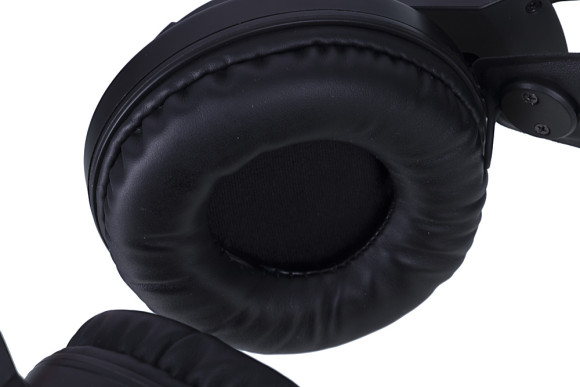 Наушники с микрофоном A4Tech Bloody J437 черный 1.8м мониторные USB оголовье (J437)