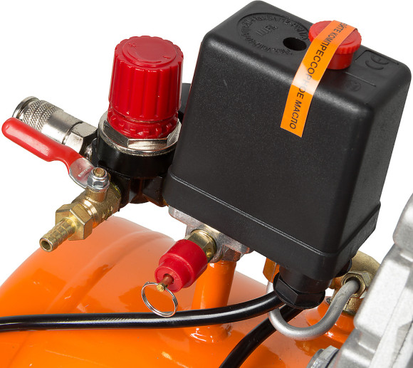 Компрессор поршневой Вихрь КМП-230/24 масляный 230л/мин 24л 1600Вт оранжевый/черный