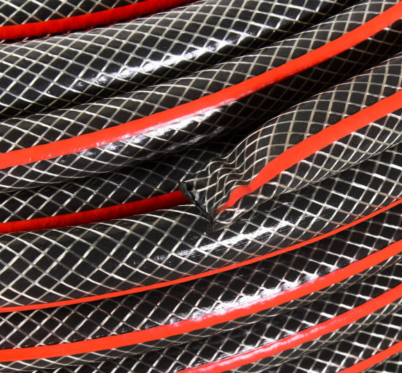 Шланг Вихрь 73/7/2/7 3/4" 25м поливочный армированный черный/красный