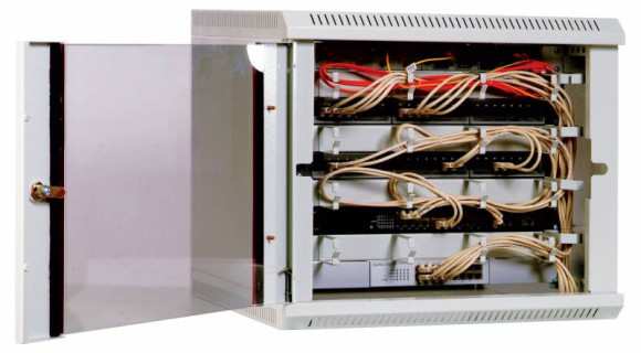 Шкаф коммутационный ЦМО (ШРН-15.650) настенный 15U 600x650мм пер.дв.стекл несъемн.бок.пан. 100кг серый 605мм 26.6кг 180град. 766мм Шкаф коммутационный ЦМО (ШРН-15.650) настенный 15U 600x650мм пер.дв.стекл несъемн.бок.пан. 100кг серый 605мм 26.6кг 180град. 766мм