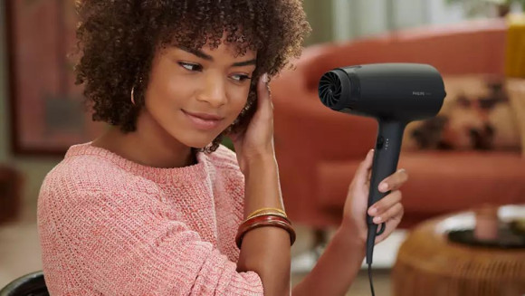 Фен Philips BHD302/30 1600Вт черный Фен Philips BHD302/30 1600Вт черный