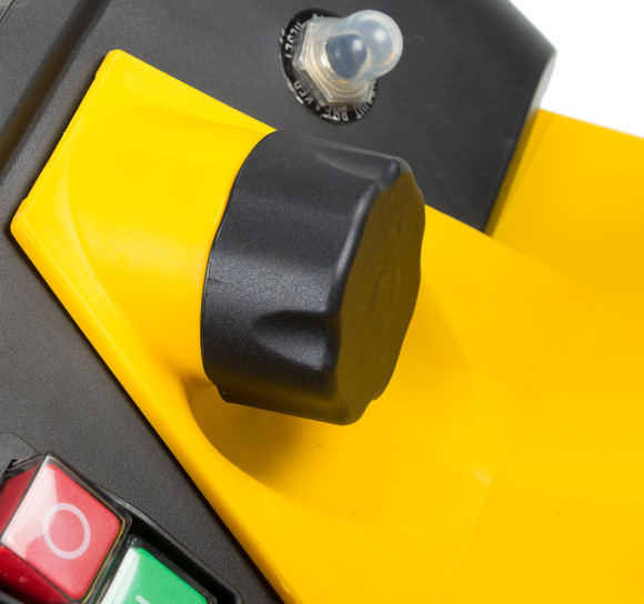 Садовый измельчитель Huter ESH-2500 2500Вт 4600об/мин Садовый измельчитель Huter ESH-2500 2500Вт 4600об/мин