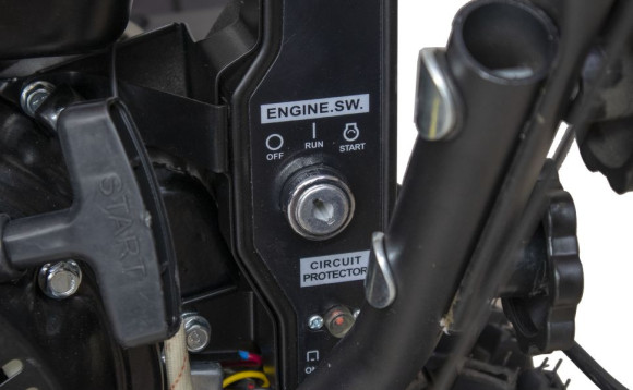 Снегоуборщик бензин. Huter SGC 4000B 7л.с. Снегоуборщик бензин. Huter SGC 4000B 7л.с.