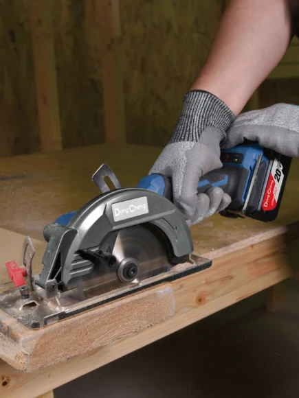 Циркулярная пила (дисковая) DongCheng DCMY140S (ручная) D диска.:140мм (DCMY140S(TYPE EM))