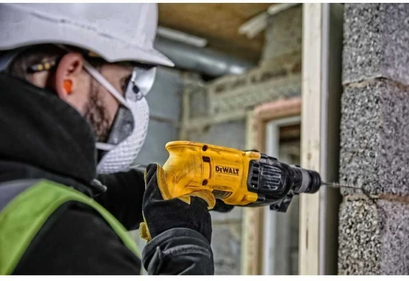 Перфоратор DeWalt D25033-QS патрон:SDS-plus уд.:2Дж 710Вт