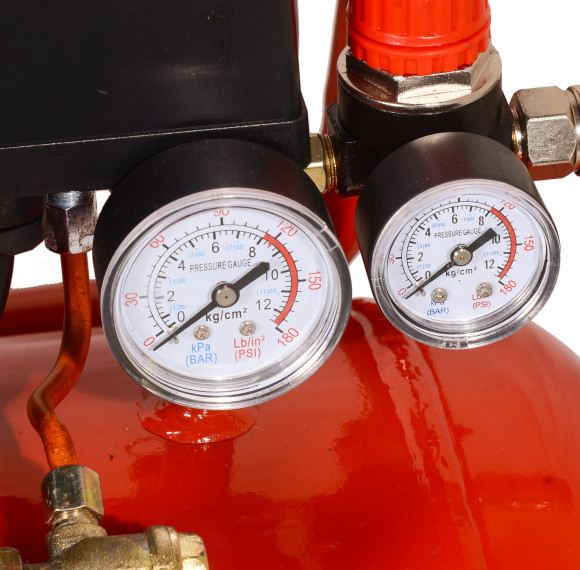 Компрессор поршневой Ресанта КП-50/400М масляный 400л/мин 50л 2500Вт красный/черный