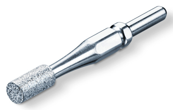 Маникюрно-педикюрный набор Beurer MP62 насадок в компл.:10шт белый Маникюрно-педикюрный набор Beurer MP62 насадок в компл.:10шт белый