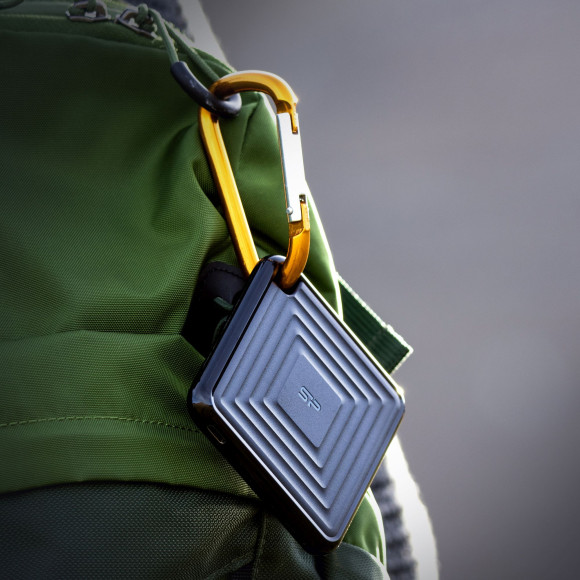 Накопитель SSD Silicon Power USB-C 2TB SP020TBPSDPC60CK PC60 1.8" черный Накопитель SSD Silicon Power USB-C 2TB SP020TBPSDPC60CK PC60 1.8" черный