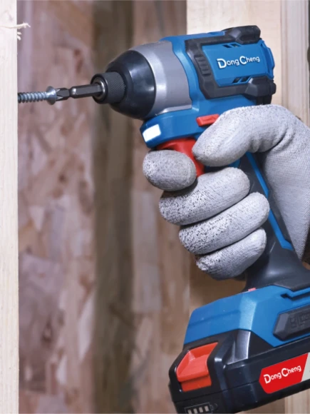 Гайковерт DongCheng DCPL165 аккум. патрон:шестигр.1/4" (кейс в комплекте) (DCPL165(TYPE ADM)) Гайковерт DongCheng DCPL165 аккум. патрон:шестигр.1/4" (кейс в комплекте) (DCPL165(TYPE ADM))