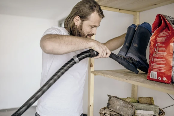 Строительный пылесос Karcher WD 5 S V-25/5/22 1100Вт (уборка: сухая/сбор воды/выдув) желтый
