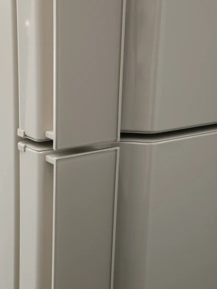 Холодильник Hitachi R-V660PUC7-1 BEG 2-хкамерн. бежевый глянц. инвертер