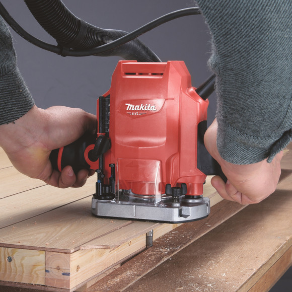 Фрезер Makita M3601 900Вт 27000об/мин макс.ход:35мм Фрезер Makita M3601 900Вт 27000об/мин макс.ход:35мм