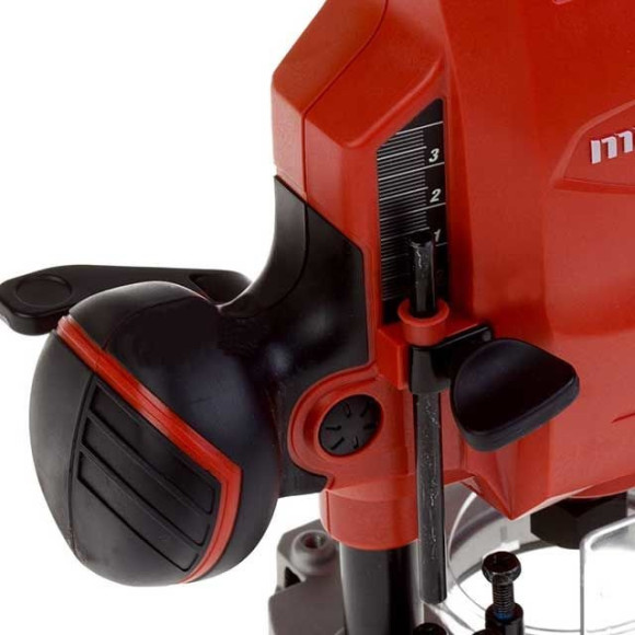 Фрезер Makita M3601 900Вт 27000об/мин макс.ход:35мм Фрезер Makita M3601 900Вт 27000об/мин макс.ход:35мм
