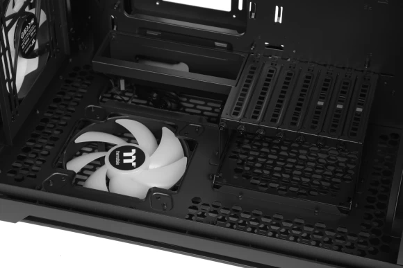 Корпус Thermaltake CTE C700 TG ARGB черный без БП ATX 12x120mm 8x140mm 2x200mm 2xUSB3.0 audio bott PSU Корпус Thermaltake CTE C700 TG ARGB черный без БП ATX 12x120mm 8x140mm 2x200mm 2xUSB3.0 audio bott PSU